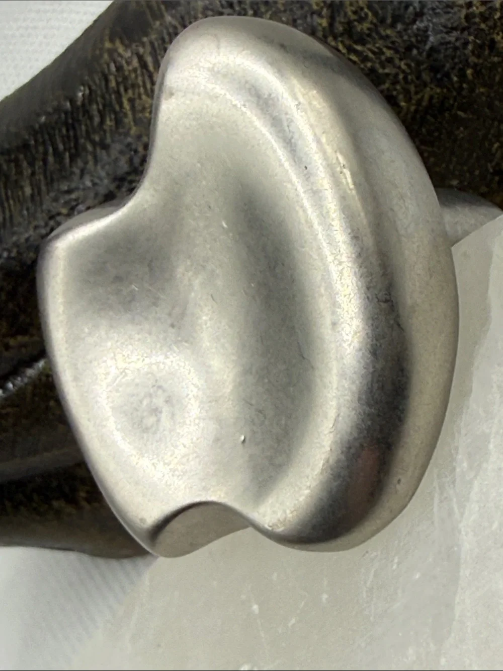 Contemporary modern huge Silver-Tone Abstract Ring Sz 9.5 unusual bean